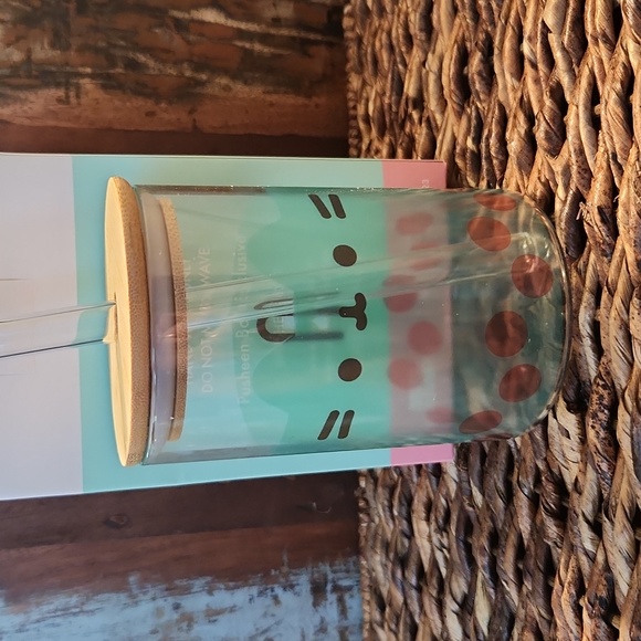 Pusheen Box Exclusive Bobasheen Tumbler / Straw - Spring 2023 Sips! - Picture 6 of 7